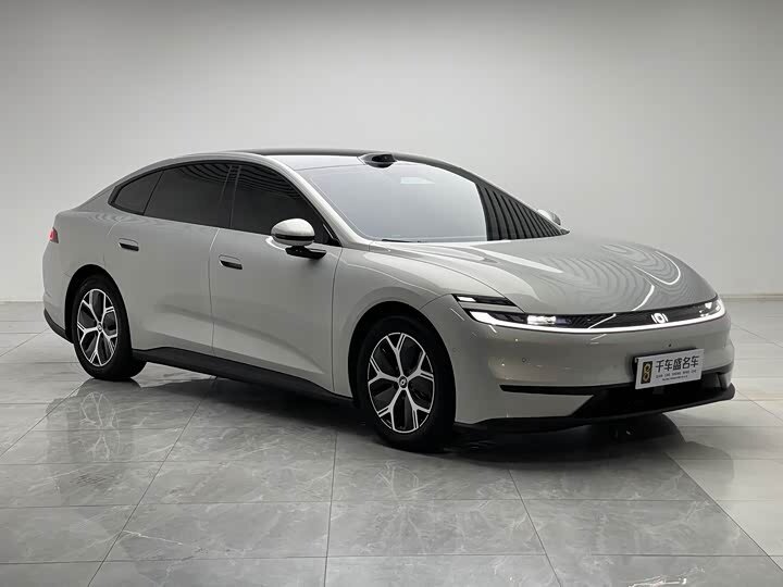 Открыть фотографии: Changan Qiyuan A06