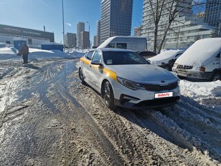 2019 Kia Optima IV Рестайлинг, белый, 1200000 рублей, вид 4