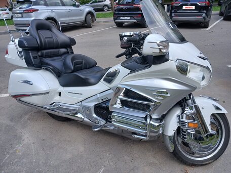 2013 Honda GL 1800 Gold Wing, белый, 1300000 рублей, вид 4