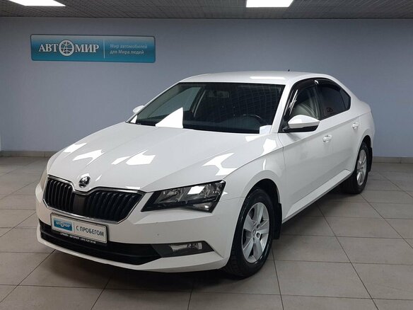 2019 Skoda Superb III, белый, 2000000 рублей