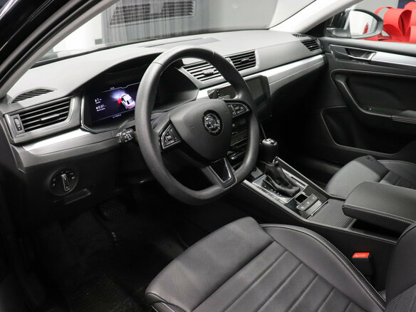 2025 Skoda Superb III Рестайлинг, чёрный, 3200000 рублей - вид 6