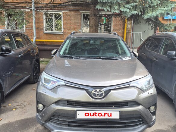 2017 Toyota RAV4 IV (XA40) Рестайлинг, коричневый, 2700000 рублей - вид 2