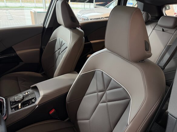 2026 BMW X3 Long 30L xDrive IV (G45/G48), белый, 7490000 рублей - вид 27