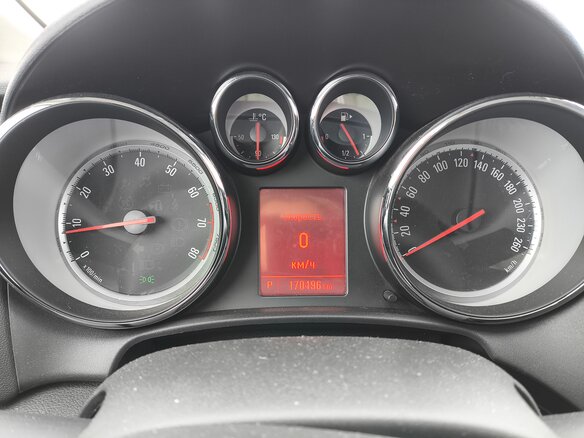 2014 Opel Astra J Рестайлинг, коричневый, 750000 рублей - вид 9