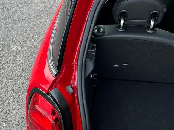 2023 Mini Hatch Cooper S III (F55/F56) Рестайлинг 2, красный, 3999999 рублей - вид 16