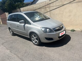 2011 Opel Zafira B Рестайлинг, серебристый, 600000 рублей, вид 2
