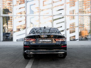 2019 Kia Optima IV Рестайлинг, чёрный, 1877000 рублей, вид 4