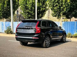 2024 Volvo XC90 II Рестайлинг 1, чёрный, 5281774 рублей, вид 4