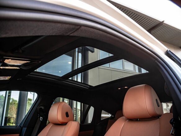 2022 BMW X6 30d III (G06), белый, 8350000 рублей - вид 24