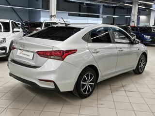 2017 Hyundai Solaris II, серебристый, 829000 рублей, вид 3