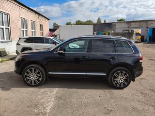 2008 Volkswagen Touareg I Рестайлинг, чёрный, 1750000 рублей, вид 4