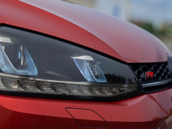 2013 Volkswagen Golf VII, красный, 1250000 рублей - вид 2