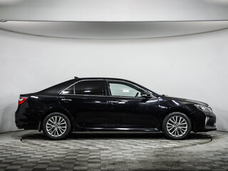 2017 Toyota Camry VII (XV50) Рестайлинг 2, чёрный, 1519000 рублей, вид 4