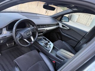 2017 Audi Q7 II (4M), серый, 4770000 рублей, вид 4