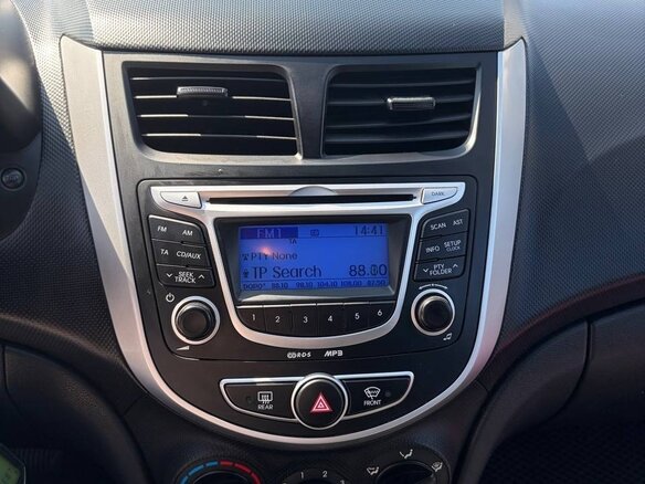 2013 Hyundai Accent IV, серый, 850000 рублей - вид 11