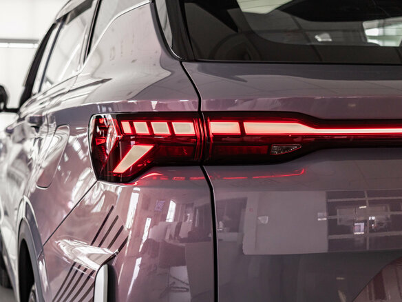 2026 Geely Coolray I Рестайлинг 2, пурпурный, 2964900 рублей - вид 38