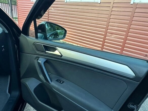 2018 Volkswagen Tiguan II, чёрный - вид 10