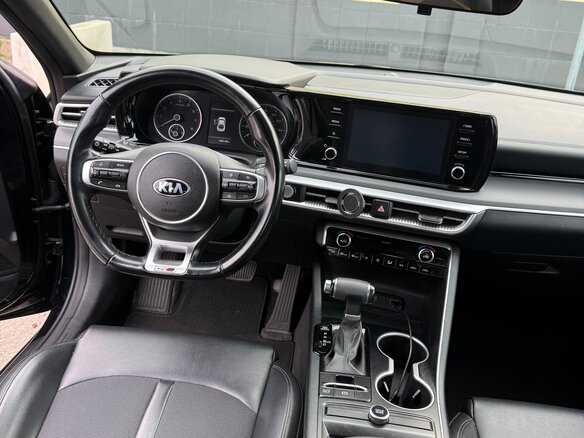 2020 Kia K5 III, чёрный, 2265000 рублей - вид 5