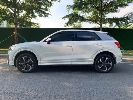 2021 Audi Q2 L e-tron I Рестайлинг, белый, 1730000 рублей, вид 4