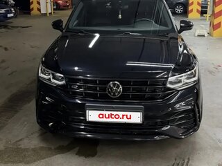 2021 Volkswagen Tiguan II Рестайлинг, чёрный, 3990000 рублей, вид 1