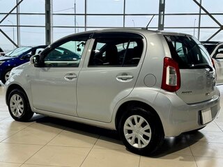 2015 Toyota Passo II (C30), серый, 829000 рублей, вид 2