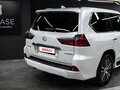 2016 Lexus LX 570 III Рестайлинг 2, белый, 7850000 рублей - вид 5