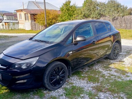 2013 Opel Astra J Рестайлинг, чёрный, 850000 рублей, вид 5
