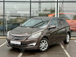 2015 Hyundai Solaris I Рестайлинг, коричневый, 736000 рублей, вид 1