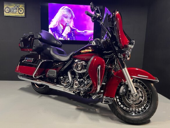 2010 Harley-Davidson Electra Glide, красный, 930000 рублей