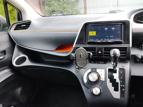 2020 Toyota Sienta II Рестайлинг, чёрный, 1370000 рублей - вид 11