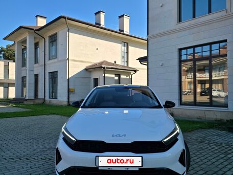 2022 Kia K3 II (China Market) Рестайлинг, белый, 2100000 рублей, вид 3