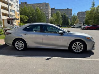 2022 Toyota Camry US Market VIII (XV70) Рестайлинг, серый, 2690000 рублей, вид 4