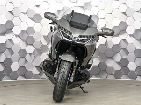 2018 Honda GL 1800 Gold Wing, серый, 2590000 рублей, вид 5