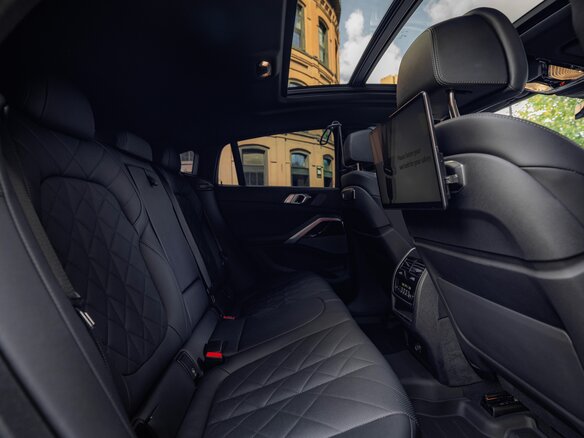 2023 BMW X6 40i III (G06) Рестайлинг, чёрный, 10999000 рублей - вид 38