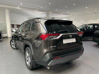 2022 Toyota RAV4 V (XA50), коричневый, 3080000 рублей, вид 4