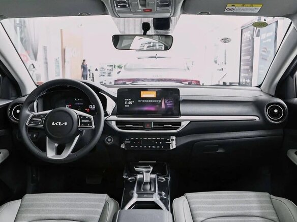 2026 Kia K3 II (China Market) Рестайлинг, серый, 2160000 рублей - вид 3