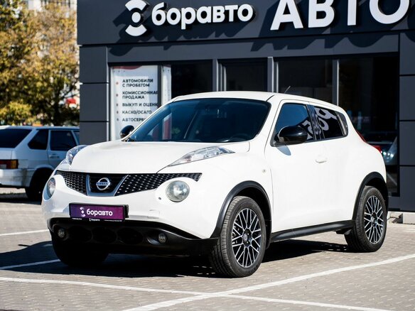 2013 Nissan Juke I, белый, 980000 рублей