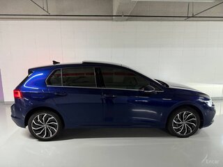 2022 Volkswagen Golf VIII, синий, 2050000 рублей, вид 2