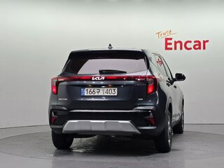 2023 Kia Seltos I Рестайлинг, серый, 1860000 рублей, вид 4