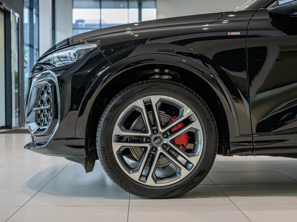 2026 Audi Q5 L III (GU), чёрный, 6840000 рублей - вид 8
