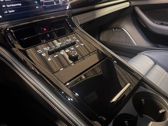 2026 Porsche Panamera Turbo S E-Hybrid III, серый, 34700000 рублей - вид 21
