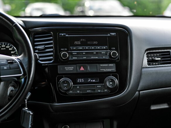 2018 Mitsubishi Outlander III Рестайлинг 2, белый - вид 8