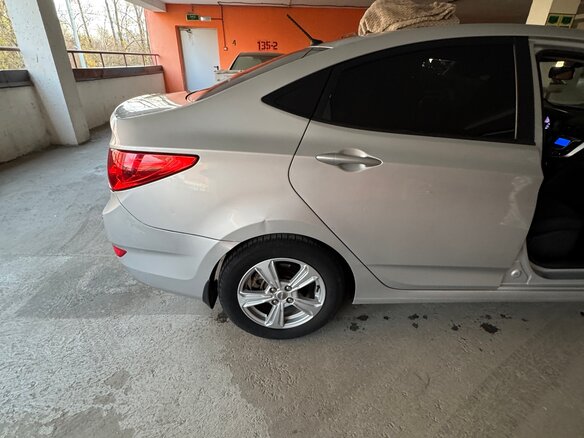 2013 Hyundai Solaris I, серебристый, 730000 рублей - вид 8