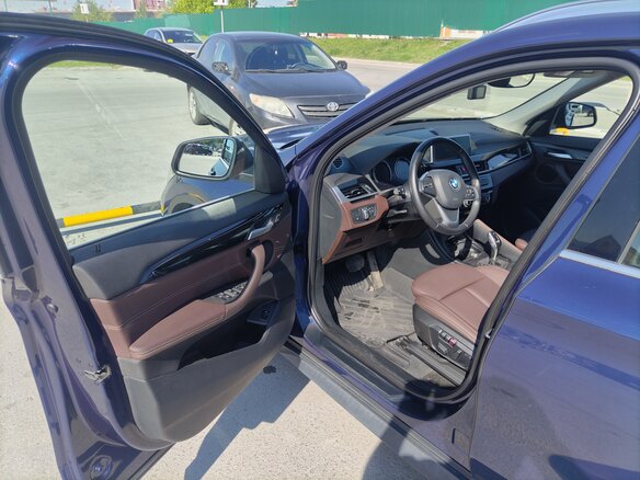 2020 BMW X1 Long 20Li sDrive II (F48) Рестайлинг, синий, 3300000 рублей - вид 6