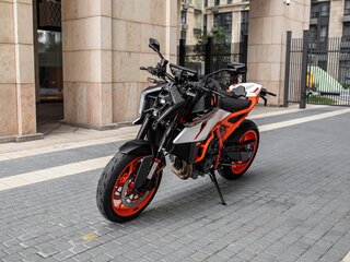 2026 KTM 990 Duke, оранжевый, 1990000 рублей, вид 1