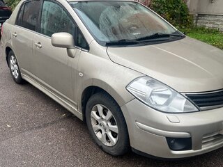 2010 Nissan Tiida I Рестайлинг, коричневый, 650000 рублей, вид 2