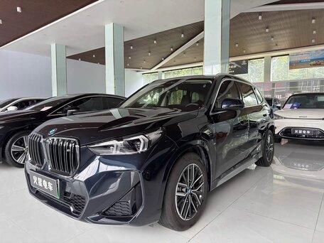 BMW iX1