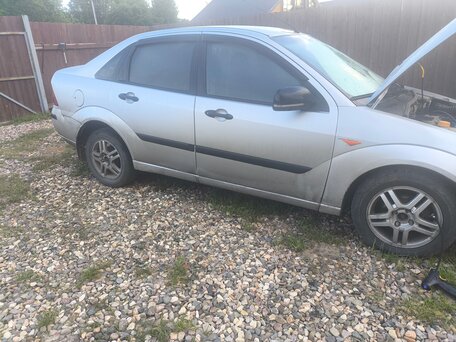 2003 Ford Focus I Рестайлинг, серебристый, 170000 рублей, вид 3
