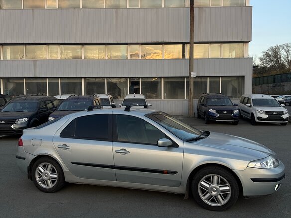 2001 Renault Laguna II, белый - вид 3