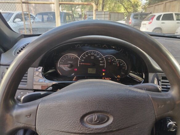 2013 Lada (ВАЗ) Priora I Рестайлинг, серебристый, 315000 рублей - вид 4